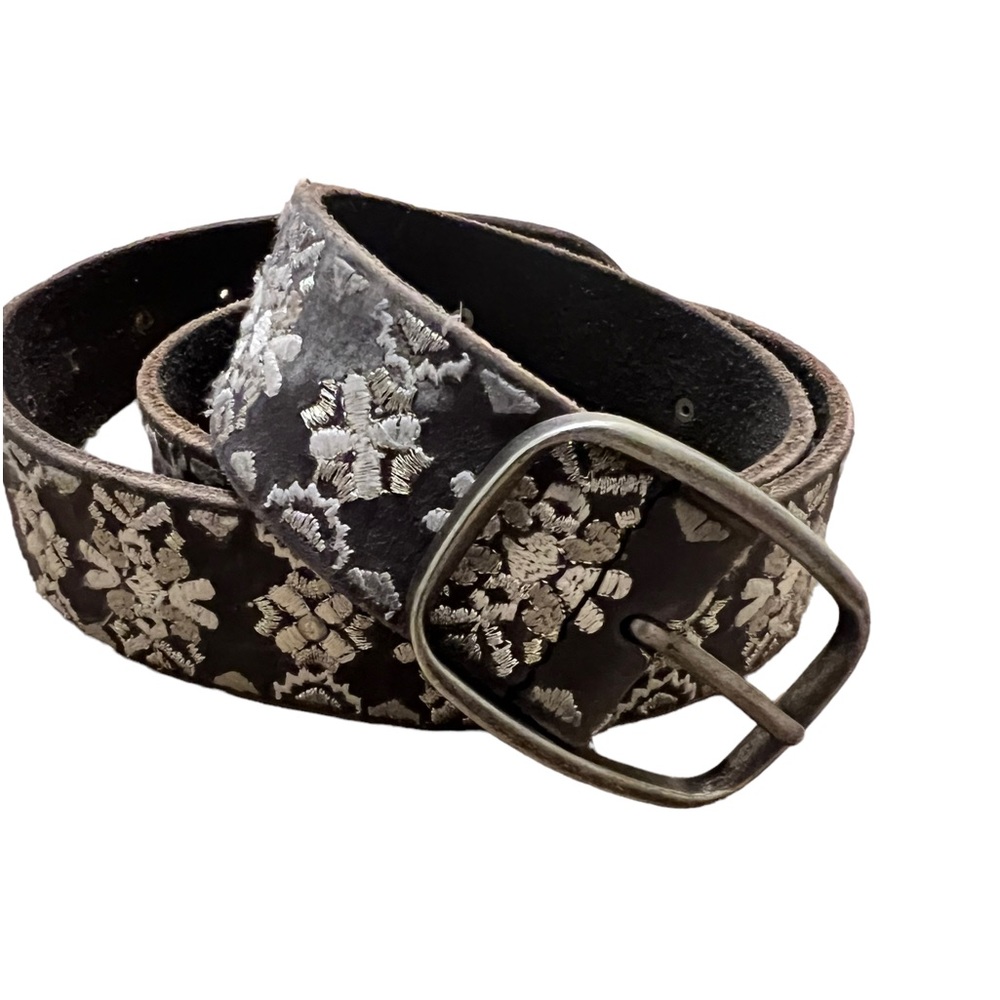 Lucky brand black leather belt with white and silver embroidery excellent shape!